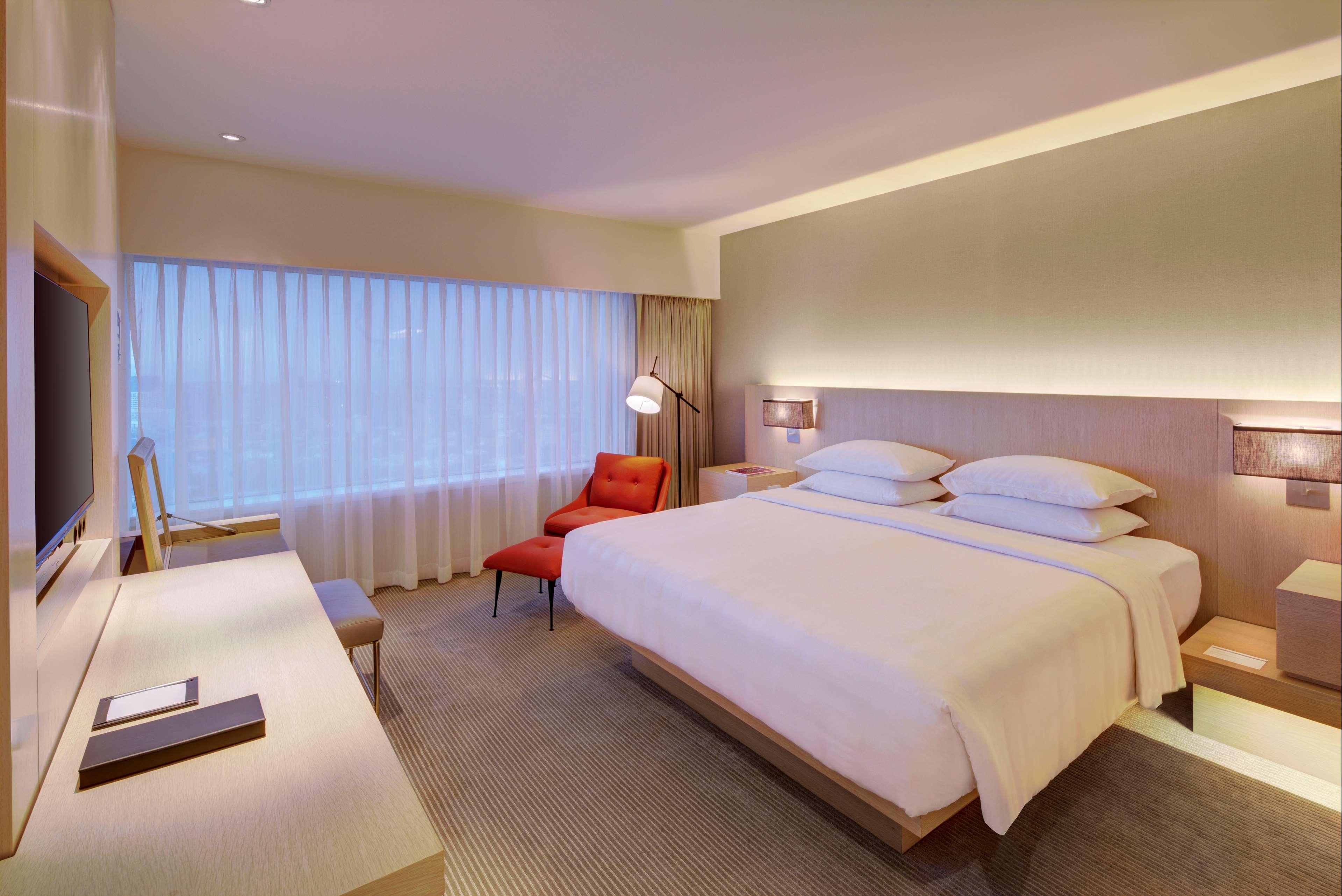 Hyatt Regency Mexico City Exterior photo Deluxe room