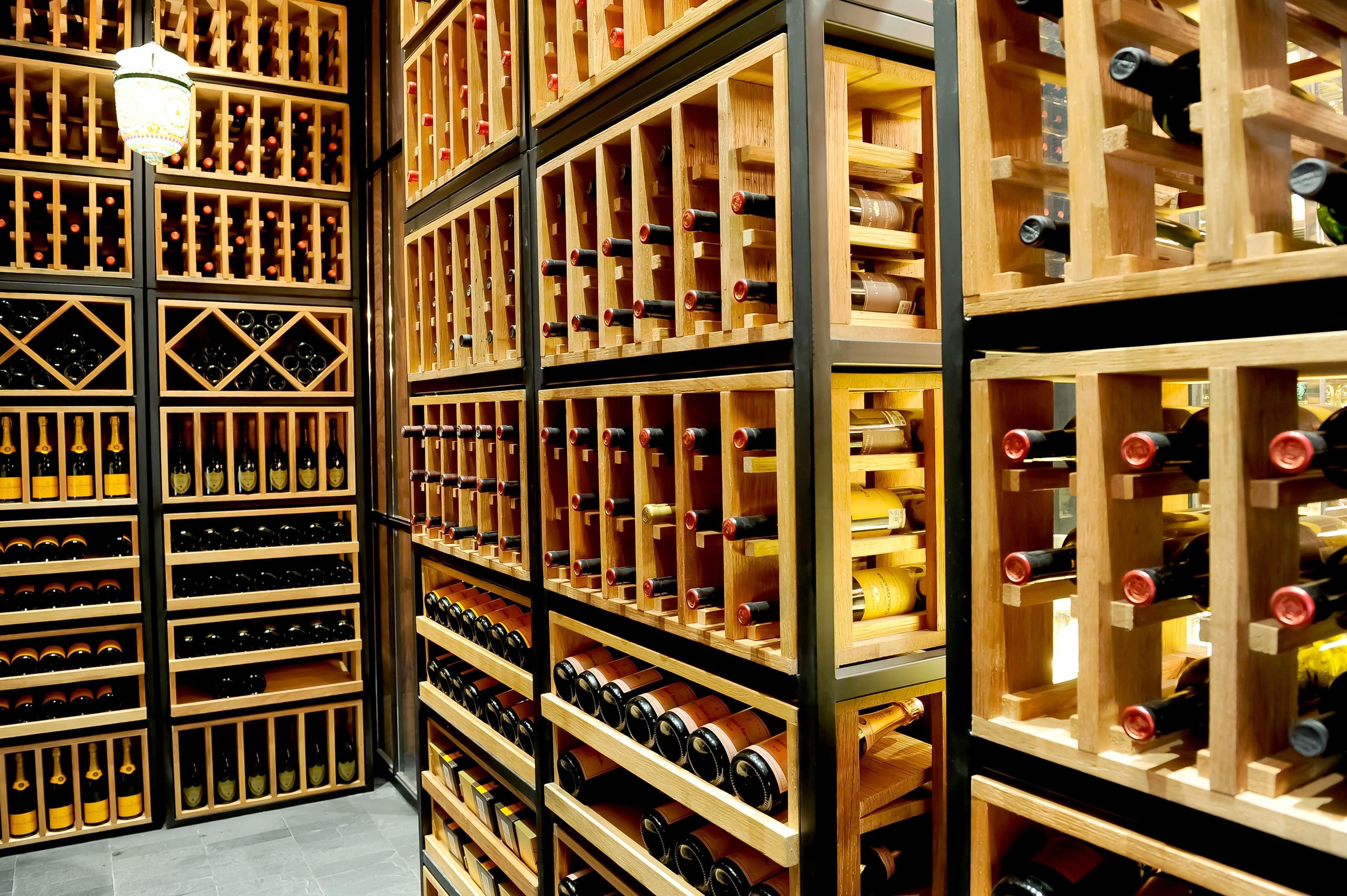 Hyatt Regency Mexico City Exterior photo Wine cellar